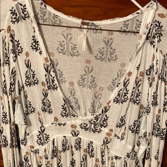 Free people flowy long sleeve top - Picture 2 of 5